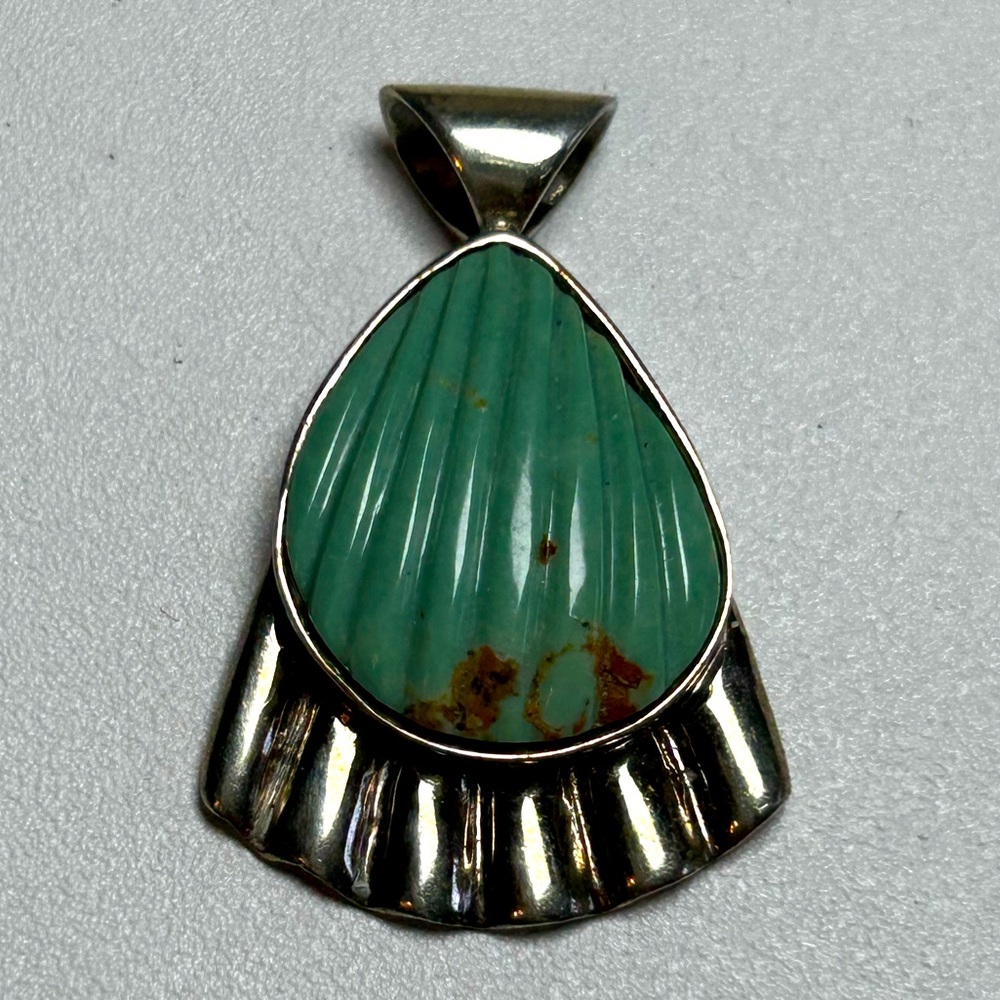 Signed Jay King DTR Turquoise 925 Sterling Silver 925 Ribbed Pendant Shell Green